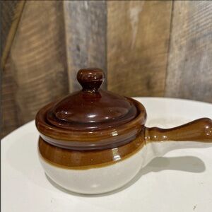 Glazed Brown Stoneware Bean/Soup Pot with Lid and Handle. Kitchen Farmhouse